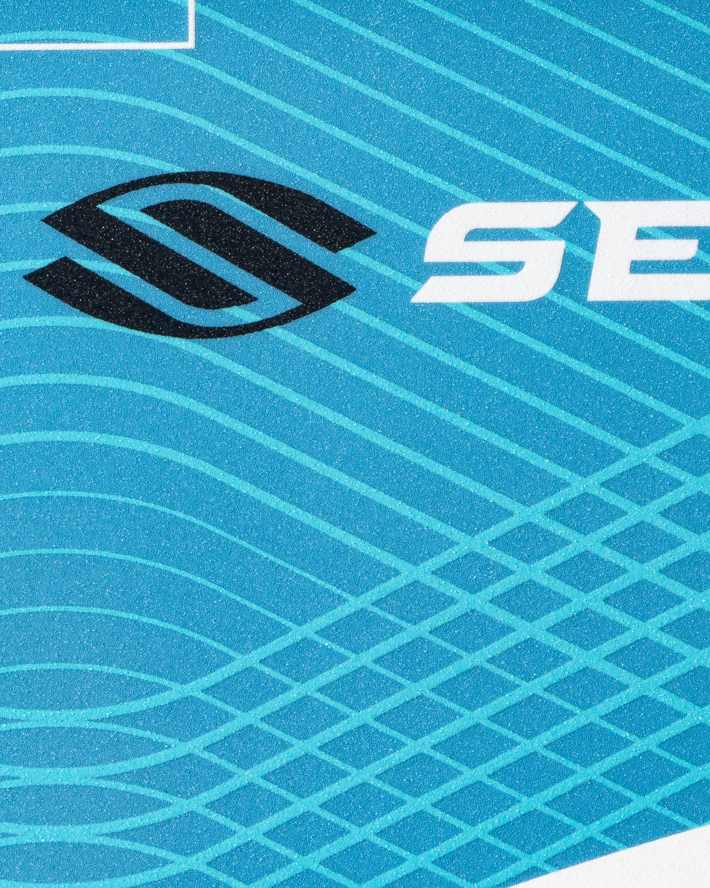 Selkirk LUXX Control Invikta